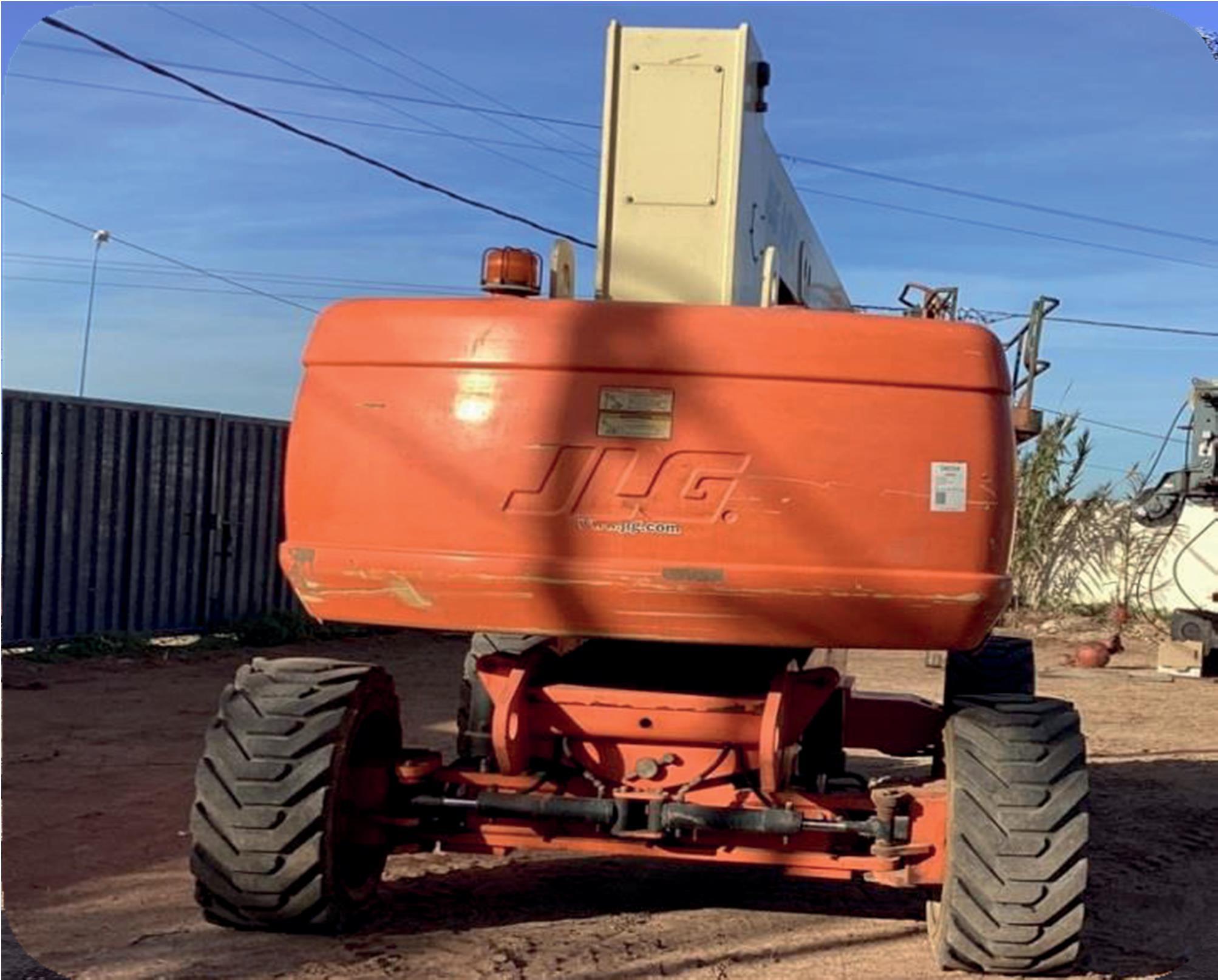 Africa Travaux Routiers-matériels a vendre-TOUR DE LUMIERE SN 3013-3