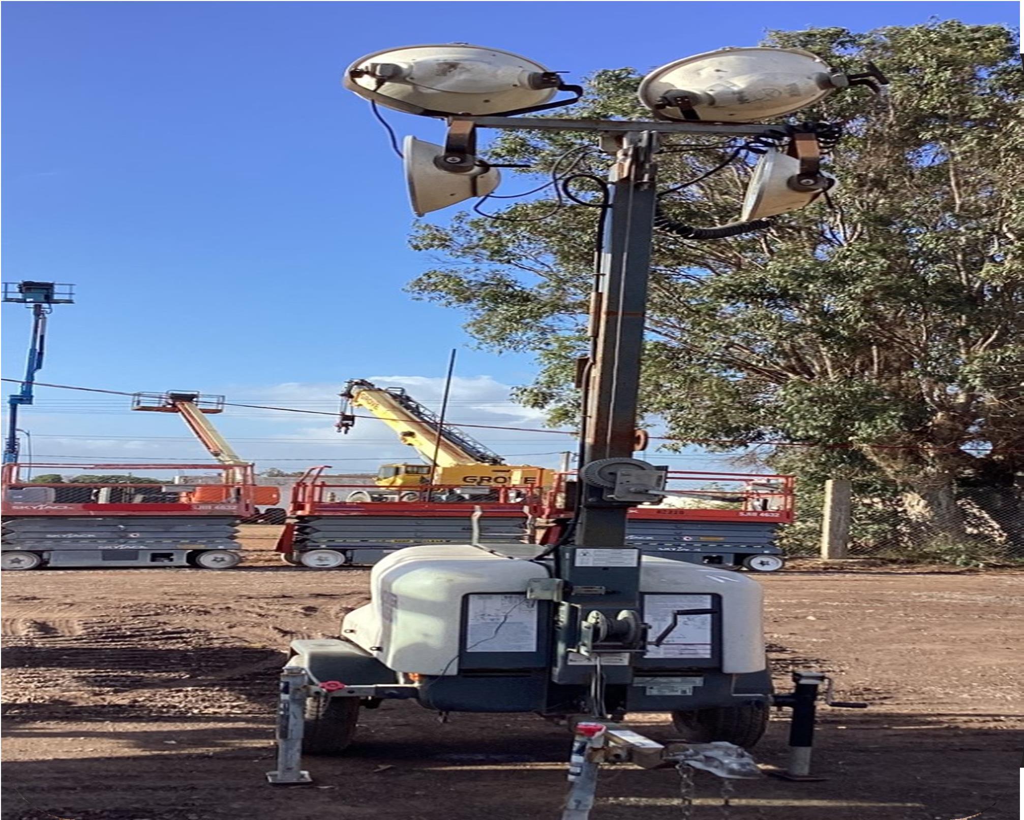 Africa Travaux Routiers-matériels a vendre-TOUR DE LUMIERE SN 3013-4